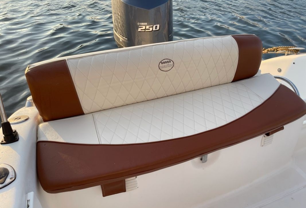 Sellerie nautique en cuir rénovée avec les produits Coloreenov